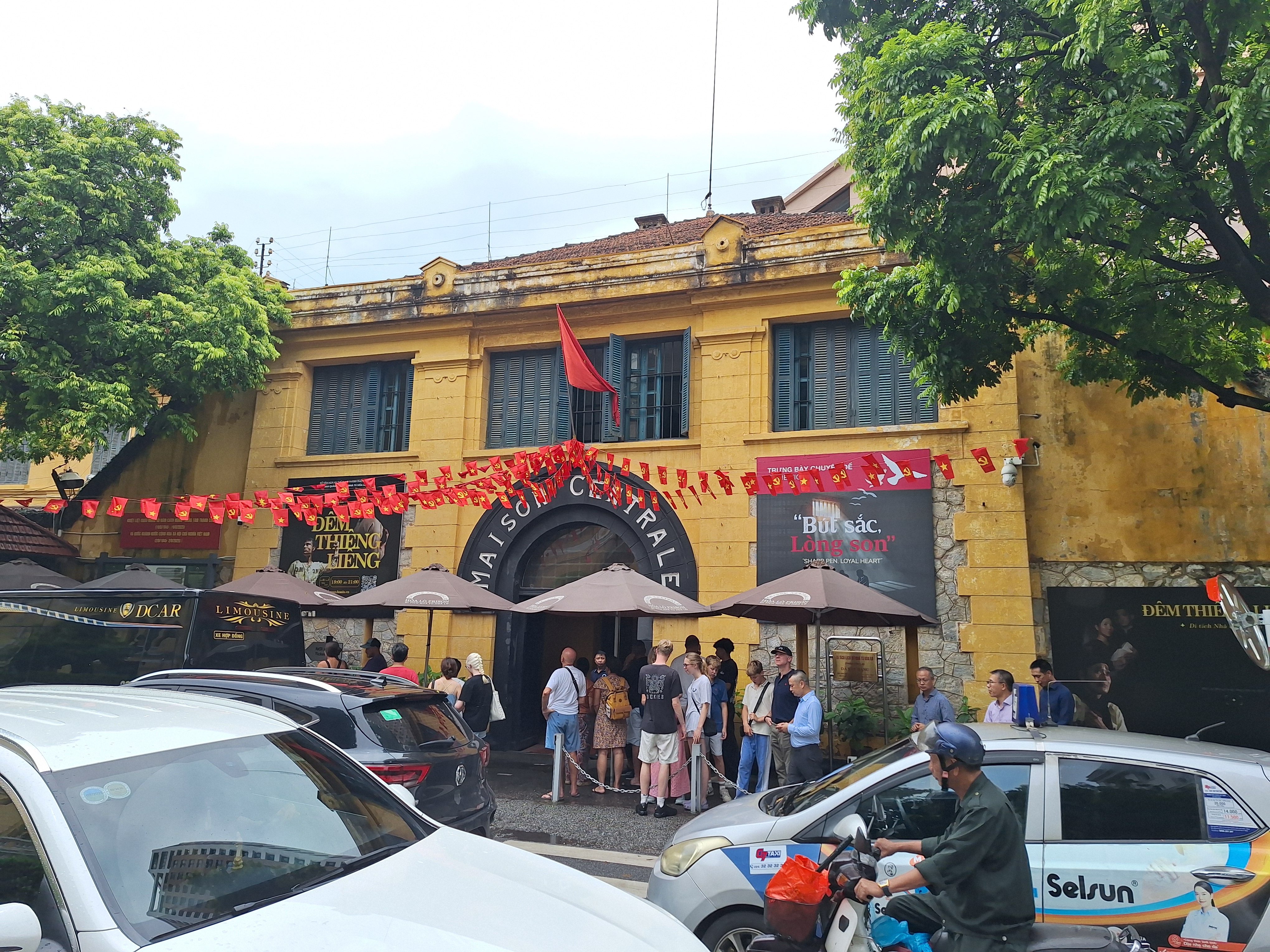 The Vietnamese side of History: French colony & Vietnam war